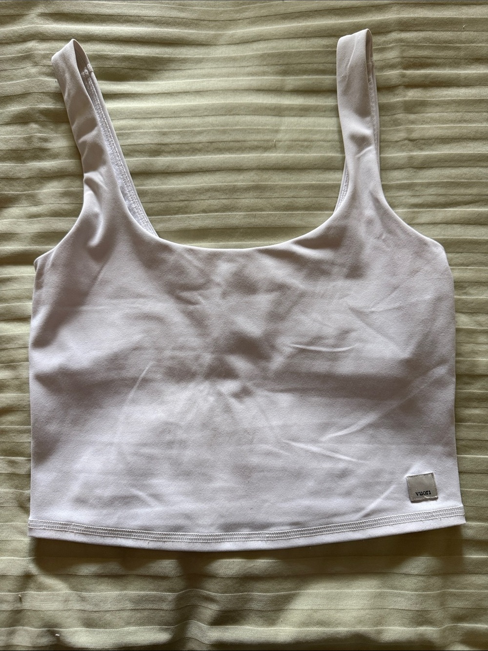 Vuori White Scoop Neck Crop Tank